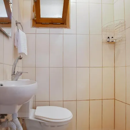 Chakra Kabak Herberg 3*